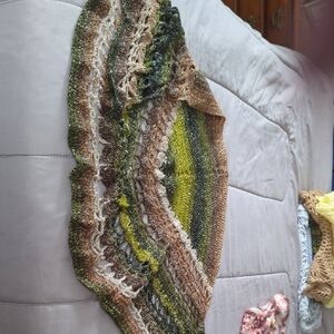 Elegant Multicolor Knit Scarf